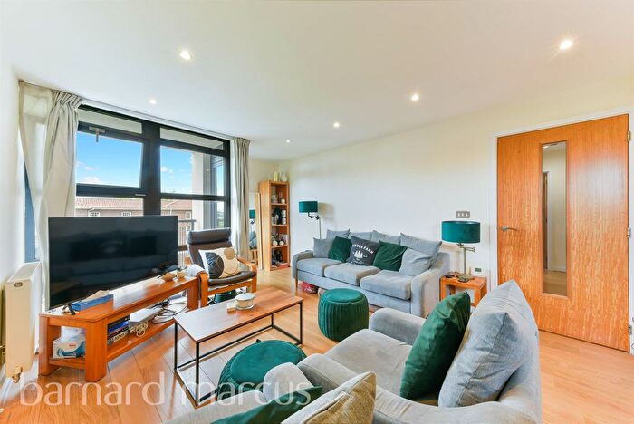 2 Bedroom Flat For Sale In Scott Avenue, London, SW15