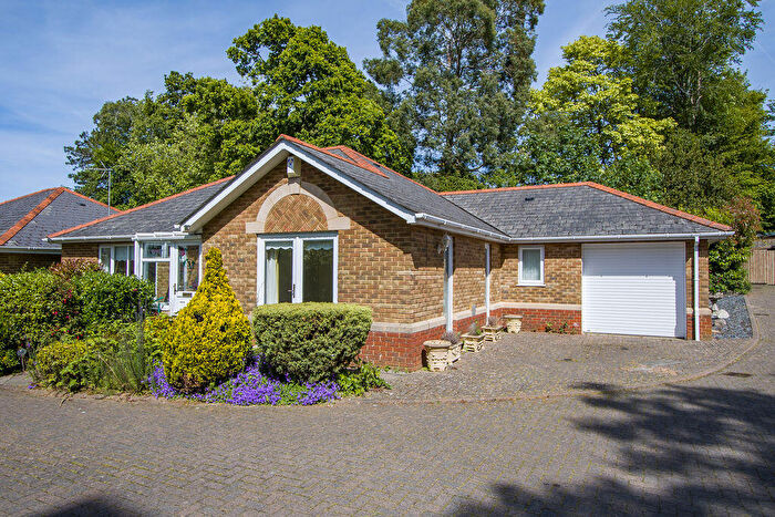 3 Bedroom Detached Bungalow For Sale In Raisdale Gardens, Penarth, CF64