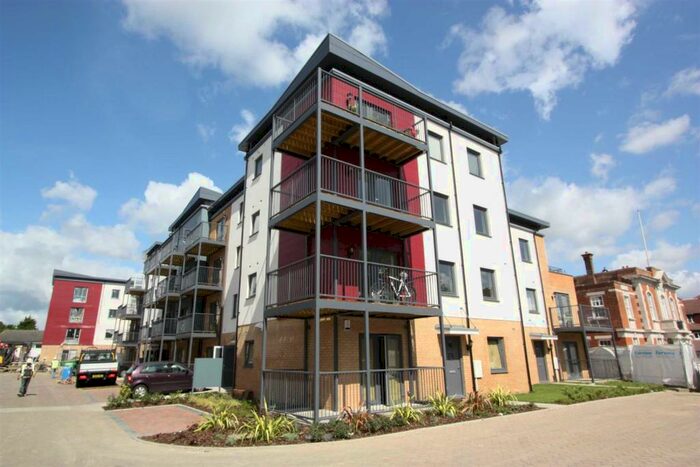 2 Bedroom Flat To Rent In Shingly Place, The Ridgeway, Chingford, E4
