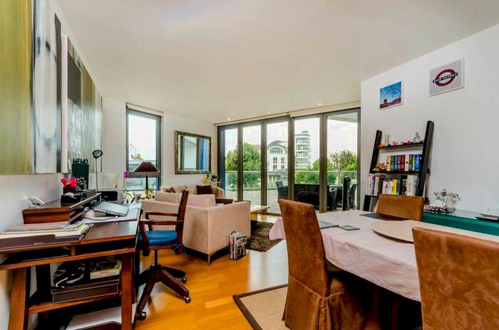 2 Bedroom Flat To Rent In Eastfield Avenue, Putney, SW18