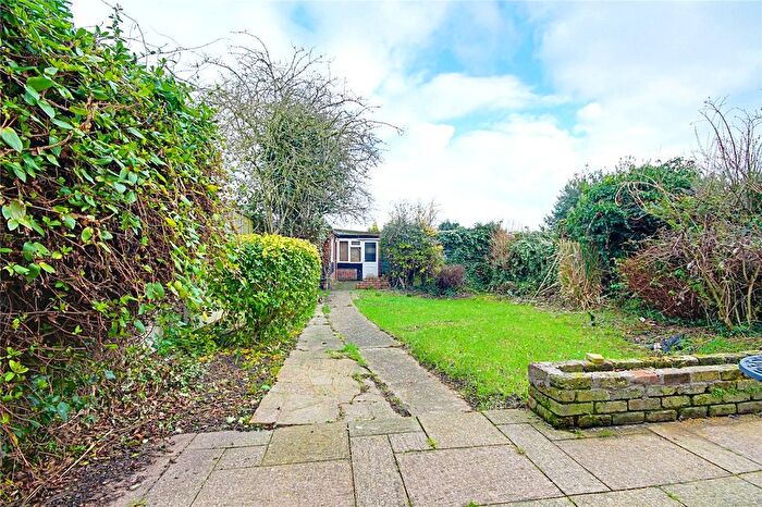 4 Bedroom Detached House To Rent In Great Cambridge Road, Waltham Cross, Hertfordshire, EN8