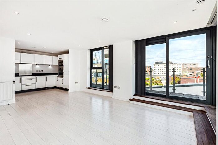 2 Bedroom Apartment For Sale In Waterside Way, London, N17