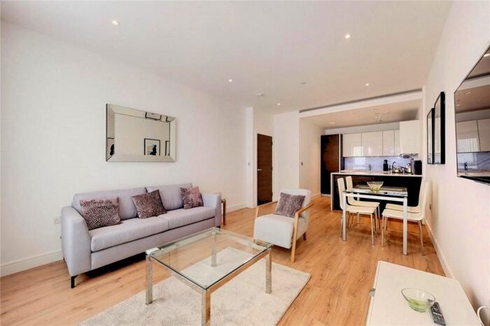 2 Bedroom Flat To Rent In Sovereign Court, London, W6
