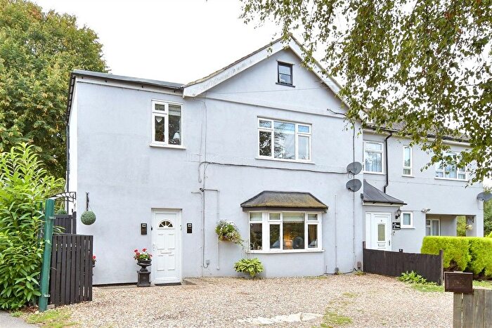 1 Bedroom Flat For Sale In Tunbury Avenue, Walderslade, Chatham, Kent, ME5