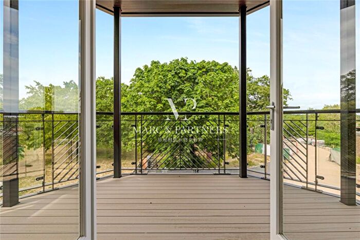 2 Bedroom Apartment To Rent In Heamoor House, Trent Park, Trento Mews, Barnet, EN4