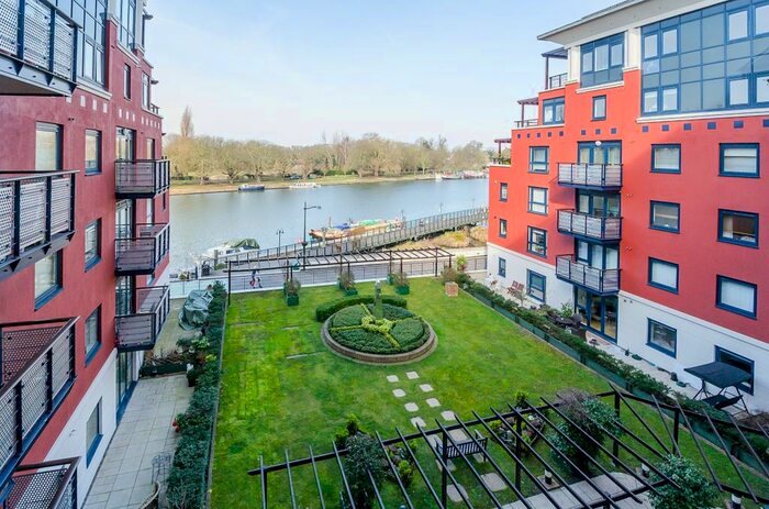 2 Bedroom Flat To Rent In Wadbrook Street, Kingston Upon Thames, KT1