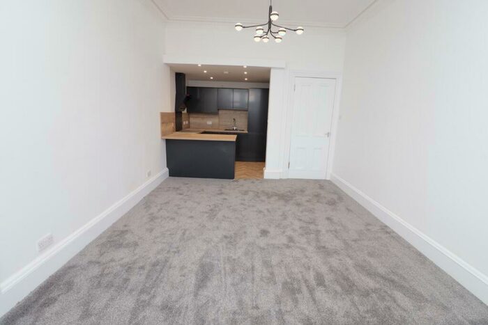 2 Bedroom Flat To Rent In Clarkston Road, Muirend, Glasgow, G44