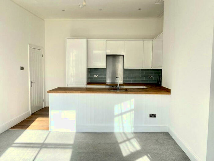 2 Bedroom Apartment To Rent In Holland Road, Hove, East Sussex, BN3