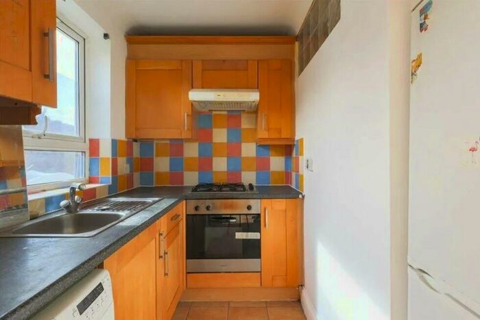 1 Bedroom Flat To Rent In Ponder Street, Caledonian Road, N7