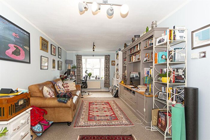 1 Bedroom Flat To Rent In Trinity Rise, London, SW2