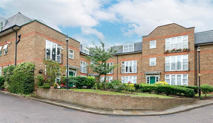 1 Bedroom Flat For Sale In Foxwood Green Close, Enfield, EN1
