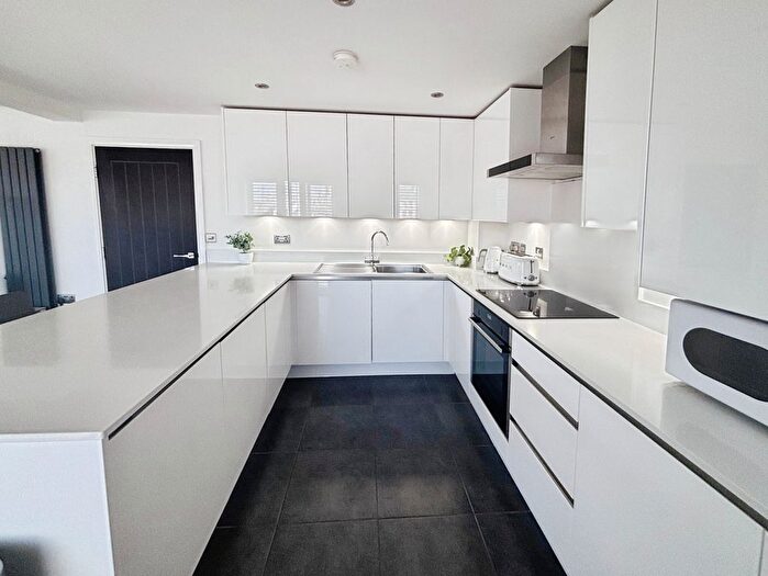 2 Bedroom Flat For Sale In Queen Street, City Centre, Hull, HU1