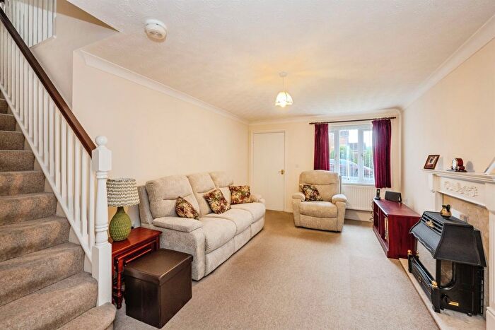 3 Bedroom Detached House For Sale In Parc Penscynnor, Cilfrew, Neath, SA10