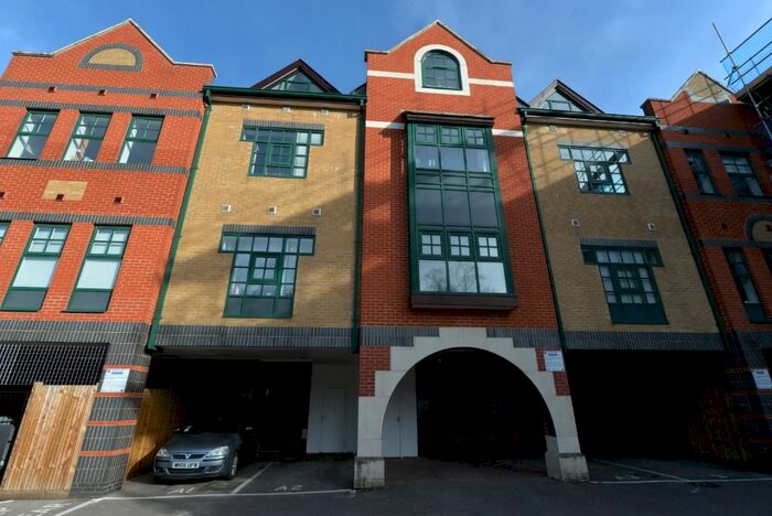 1 Bedroom Flat To Rent In St Mary's Place, Southampton, SO14
