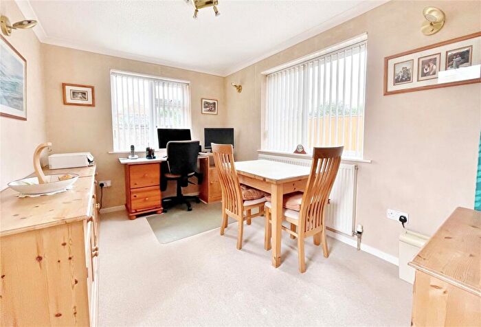 2 Bedroom Bungalow For Sale In Ainsdale Road, Worthing, West Sussex, BN13