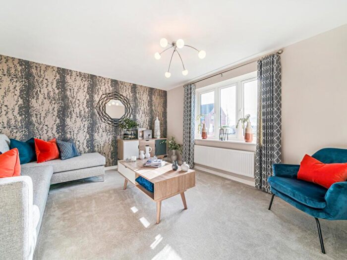 3 Bedroom Detached House For Sale In Clovelly Road, Bideford, EX39