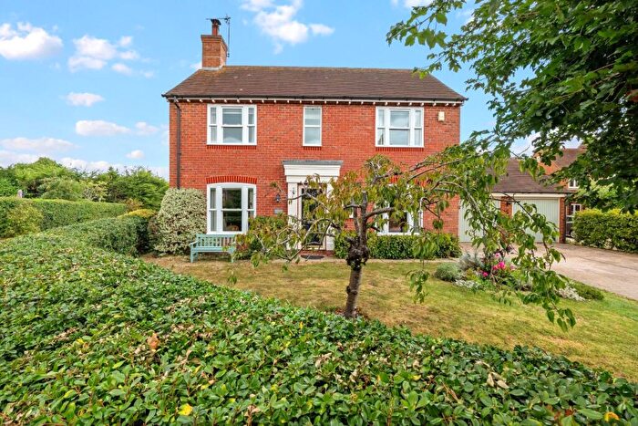 4 Bedroom Detached House For Sale In Hedges Close, Ladbroke, Southam, CV47