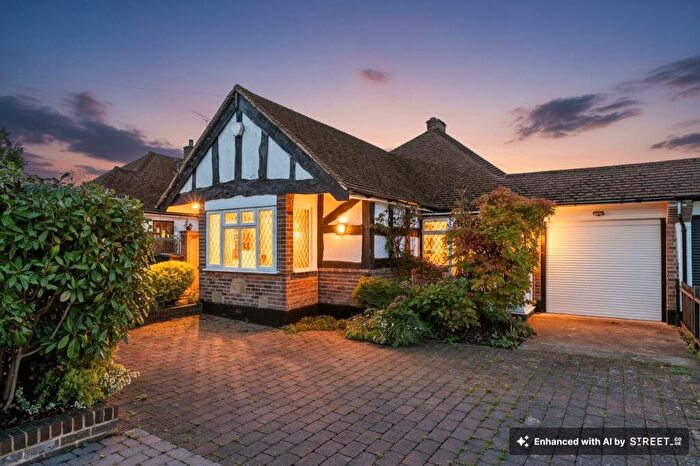 2 Bedroom Link Detached House For Sale In Homefield Road, Coulsdon, CR5