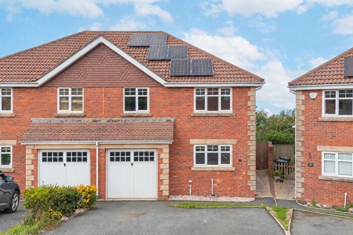 3 Bedroom Semi-Detached House For Sale In Copa'r Bryn, Llysfaen, LL29