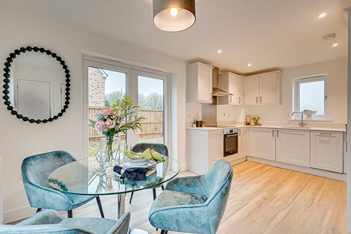 3 Bedroom Terraced House For Sale In Alexandra Road, Southend-On-Sea, SS3