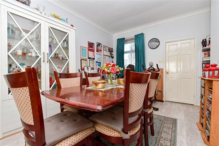 3 Bedroom End Terrace House For Sale In The Retreat, Thornton Heath, Surrey, CR7