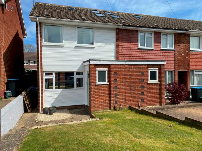 3 Bedroom End Of Terrace House To Rent In Greenacres, Oxted, RH8