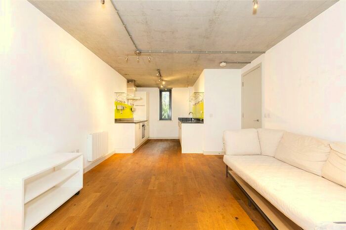 4 Bedroom Flat To Rent In Copenhagen Street, Islington, London, N1