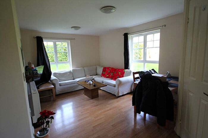 2 Bedroom Flat To Rent In Colham Road, Uxbridge, UB8