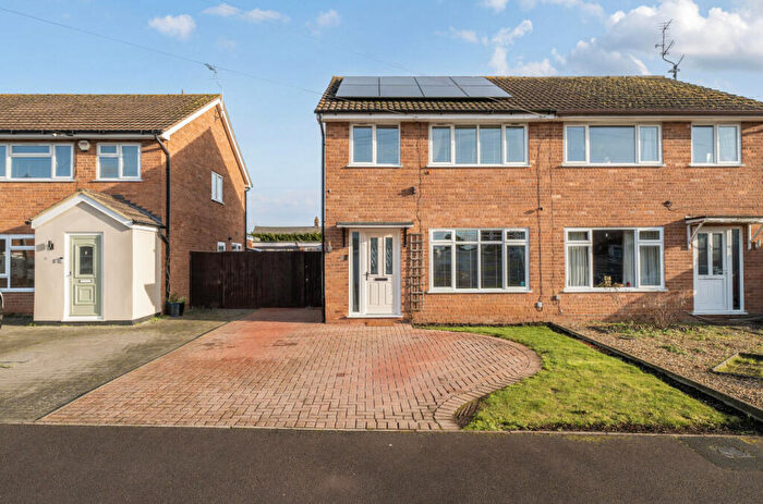 3 Bedroom Semi Detached House For Sale In Knights Way, Tewkesbury, Gloucestershire, GL20