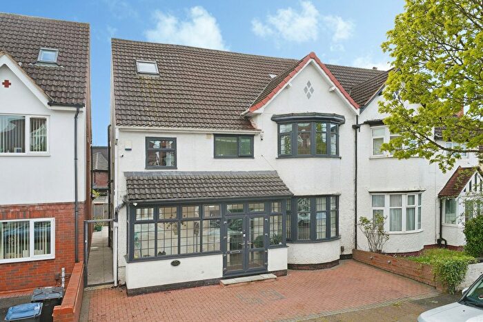 7 Bedroom Semi-detached House For Sale In Southam Road, Birmingham, West Midlands, B28