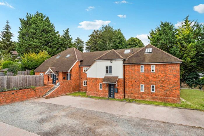 2 Bedroom Apartment For Sale In Station Road, Amersham, Buckinghamshire, HP7