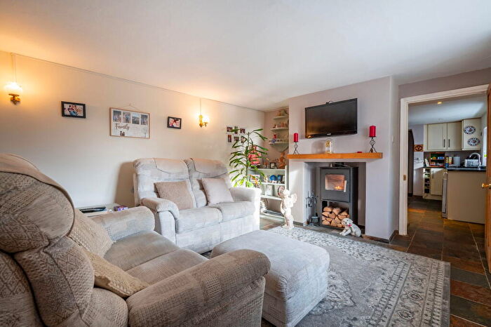 2 Bedroom Cottage For Sale In Mulberry Cottage, Croughton, NN13