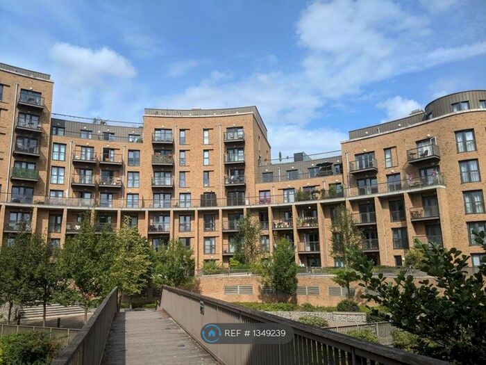 2 Bedroom Flat To Rent In Whitestone Way, Croydon, CR0