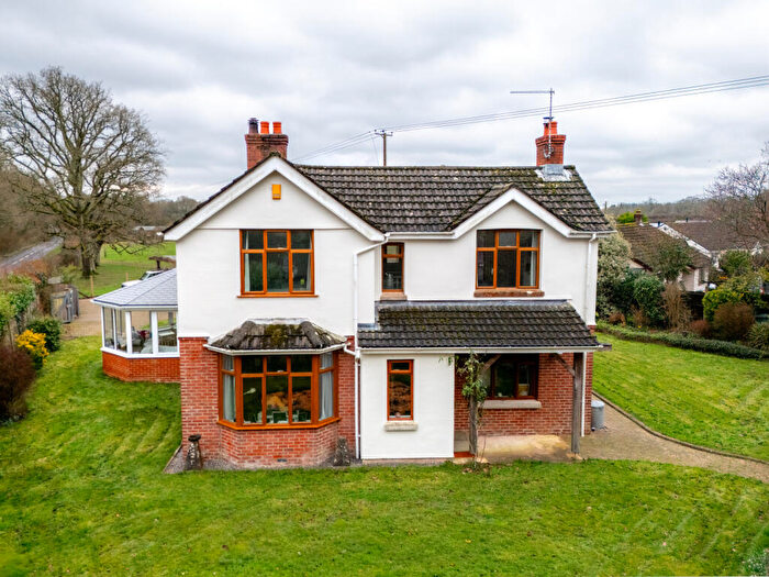 4 Bedroom Detached House For Sale In Cranborne, Dorset, BH21