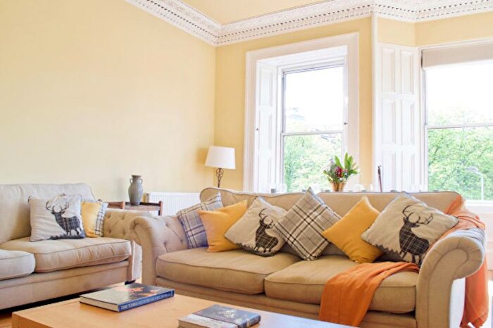 4 Bedroom Flat To Rent In Forrest Road, Edinburgh, EH1