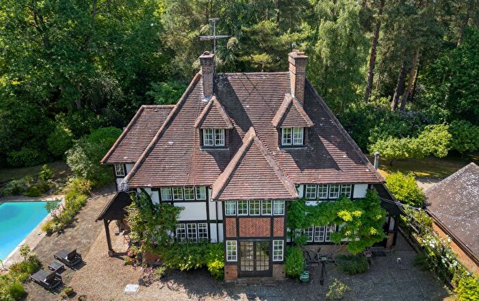 6 Bedroom Detached House For Sale In Calthorpe Road, Fleet, GU51