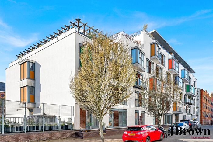 2 Bedroom Flat For Sale In Point Pleasant, Wandsworth, SW18