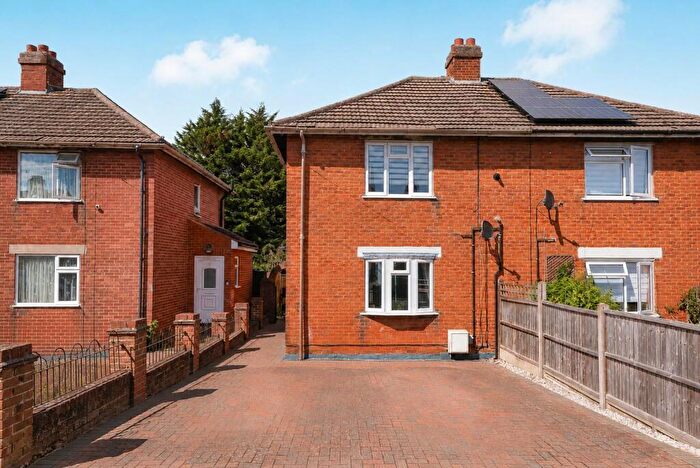 3 Bedroom Semi-Detached House For Sale In Gosselin Road, Bengeo, SG14