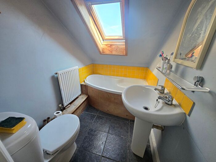 1 Bedroom Flat To Rent In Denmark Villas, Hove, BN3