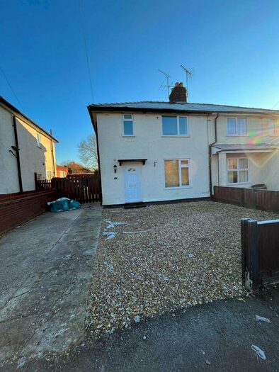 3 Bedroom House To Rent In Maple Grove, Hoole, Chester, CH2