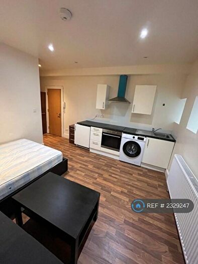 Studio To Rent In Church Road, London, NW4