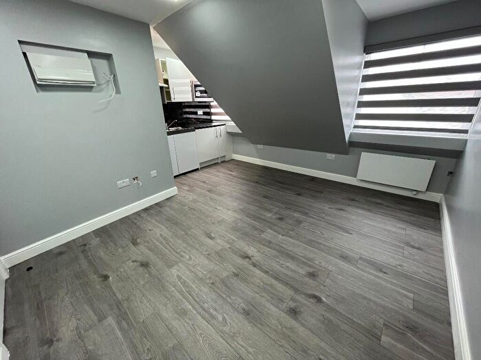 1 Bedroom Flat To Rent In The Burroughs, London, NW4