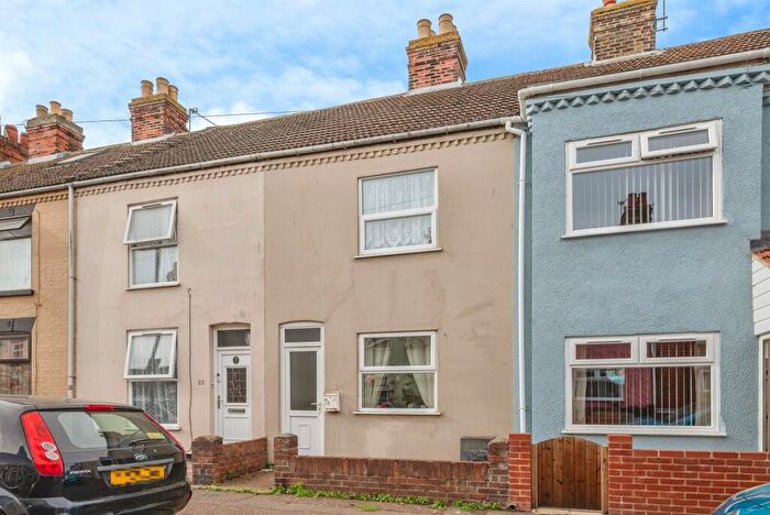 3 Bedroom Terraced House For Sale In Century Road, Great Yarmouth, NR31