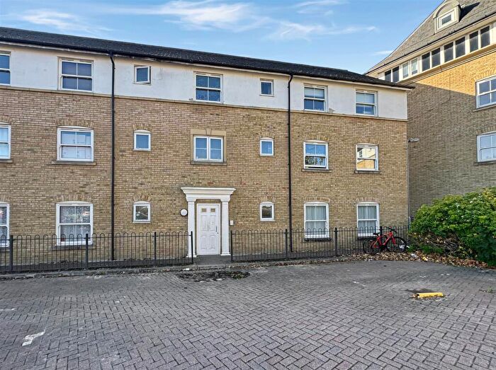 2 Bedroom Apartment To Rent In Gresley Drive, Braintree, CM7