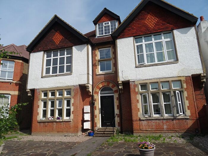 1 Bedroom Flat To Rent In Avenue South, Berrylands, Surbiton, KT5