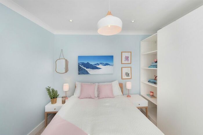 1 Bedroom Flat To Rent In Moore Park Road, Fulham, SW6