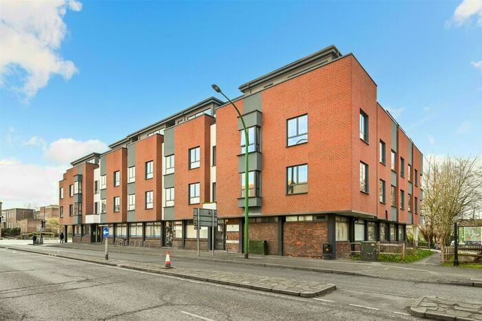 2 Bedroom Apartment To Rent In Southgate, Chichester, PO19