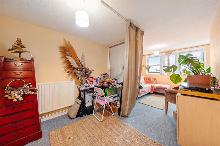 1 Bedroom Flat For Sale In Friar Mews, London, SE27