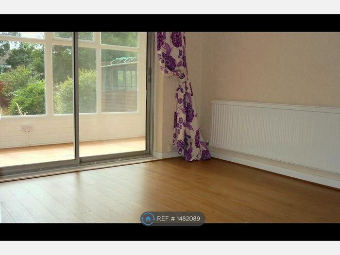 3 Bedroom Terraced House To Rent In Clock House Road, Beckenham, BR3