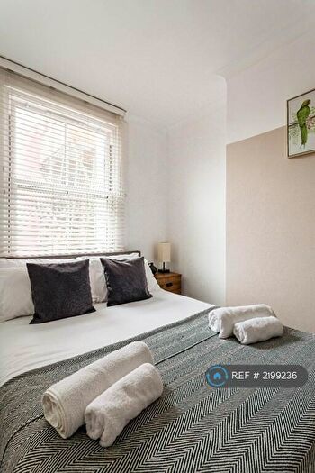 3 Bedroom Flat To Rent In West Street, Brighton, BN1